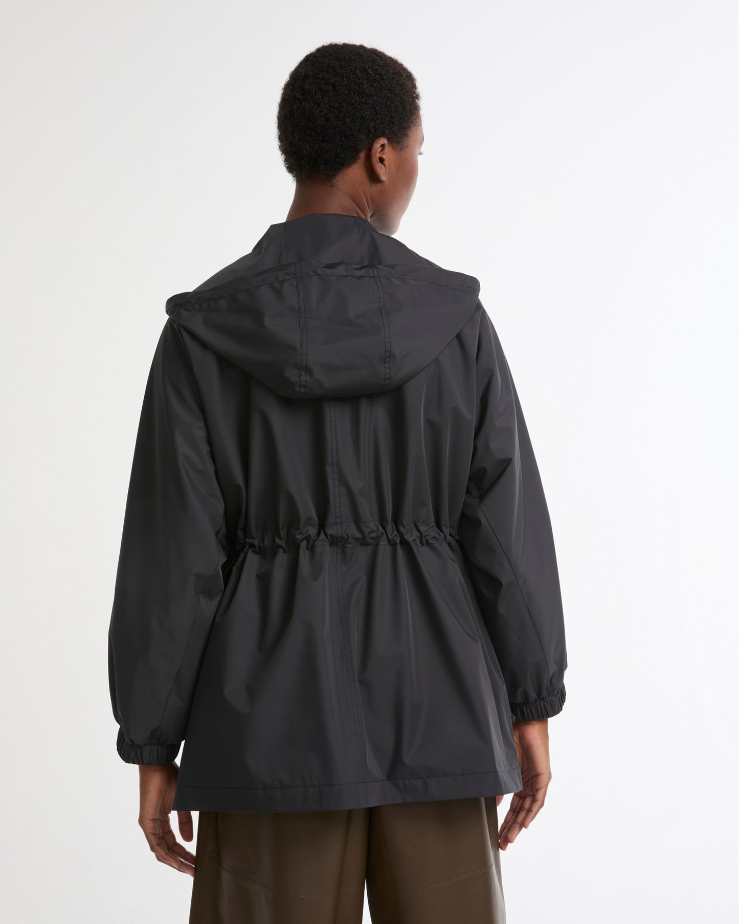 Parka cape en tissu technique waterproof -Yves salomon - Nouvelle collection Printemps Été