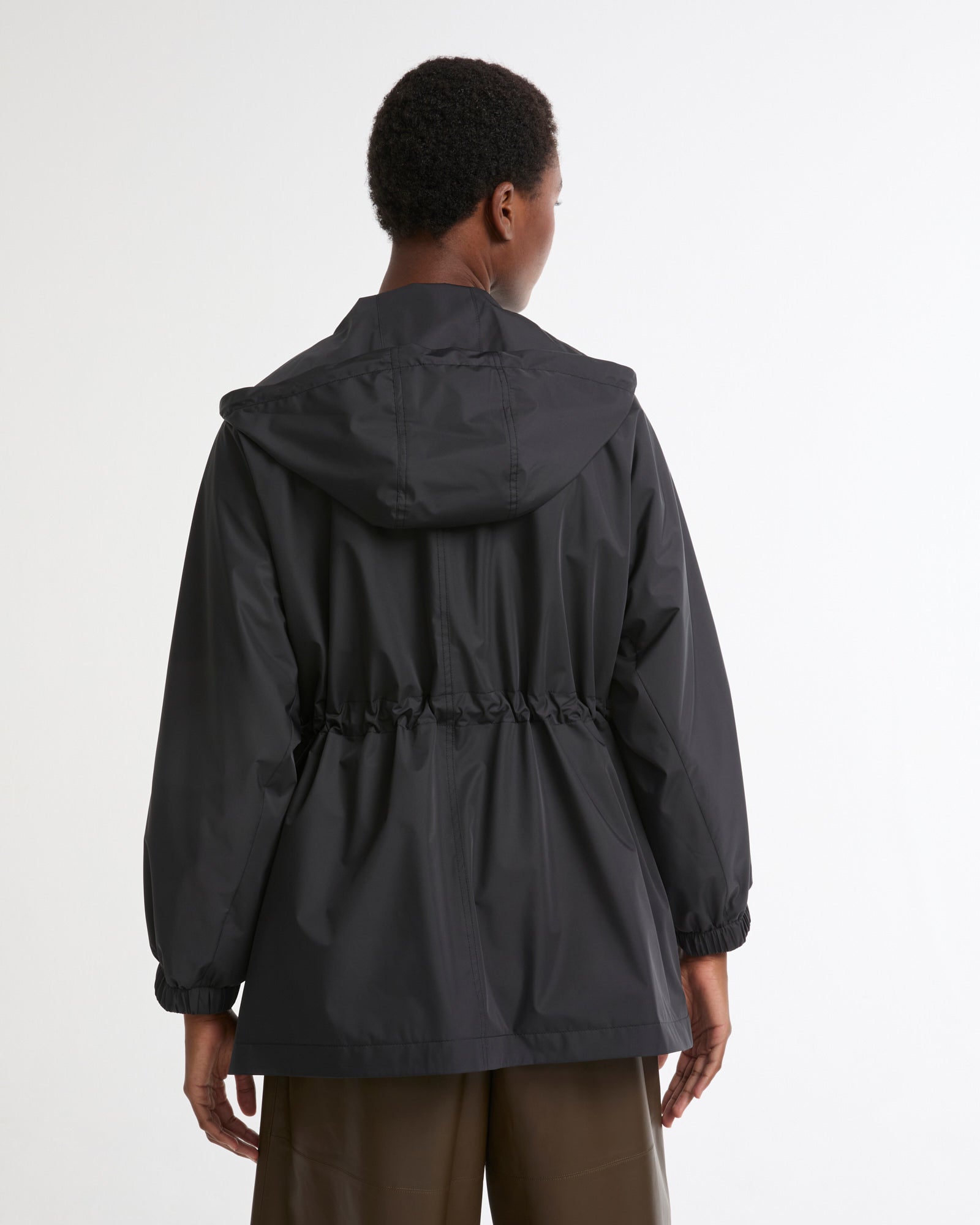 Parka cape en tissu technique waterproof -Yves salomon - Nouvelle collection Printemps Été