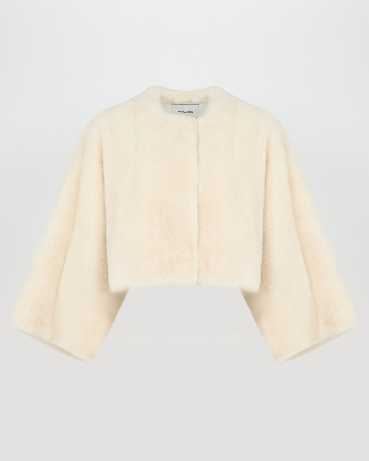 Cape courte en fourrure de vison long poil - Yves Salomon - Nouvelle collection Automne Hiver