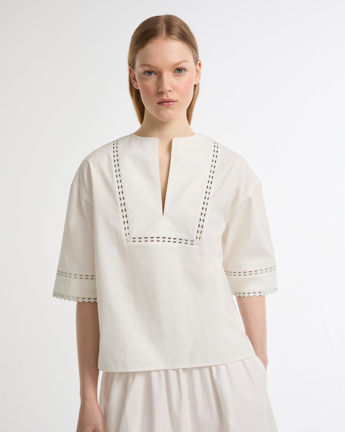 Blouse à manches courtes en popeline de coton et détails cuirs -Yves salomon - Nouvelle collection Printemps Été