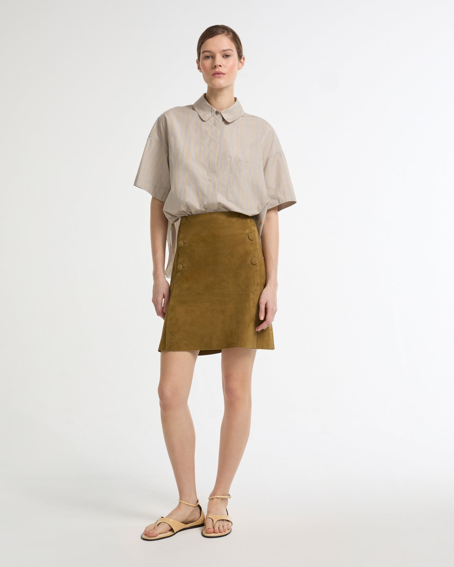 Jupe courte en cuir d'agneau double face -Yves salomon - Nouvelle collection Printemps Été