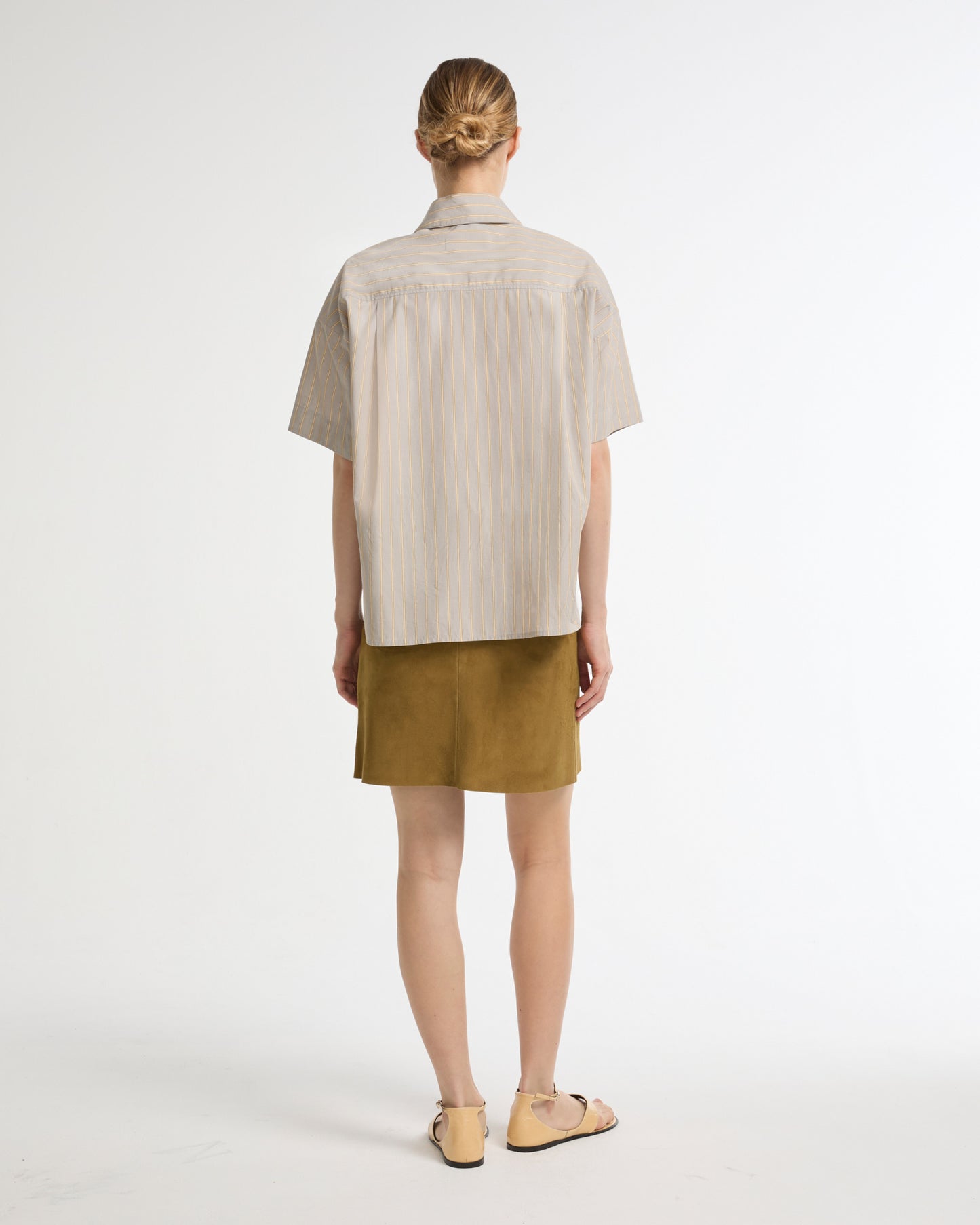 Jupe courte en cuir d'agneau double face -Yves salomon - Nouvelle collection Printemps Été