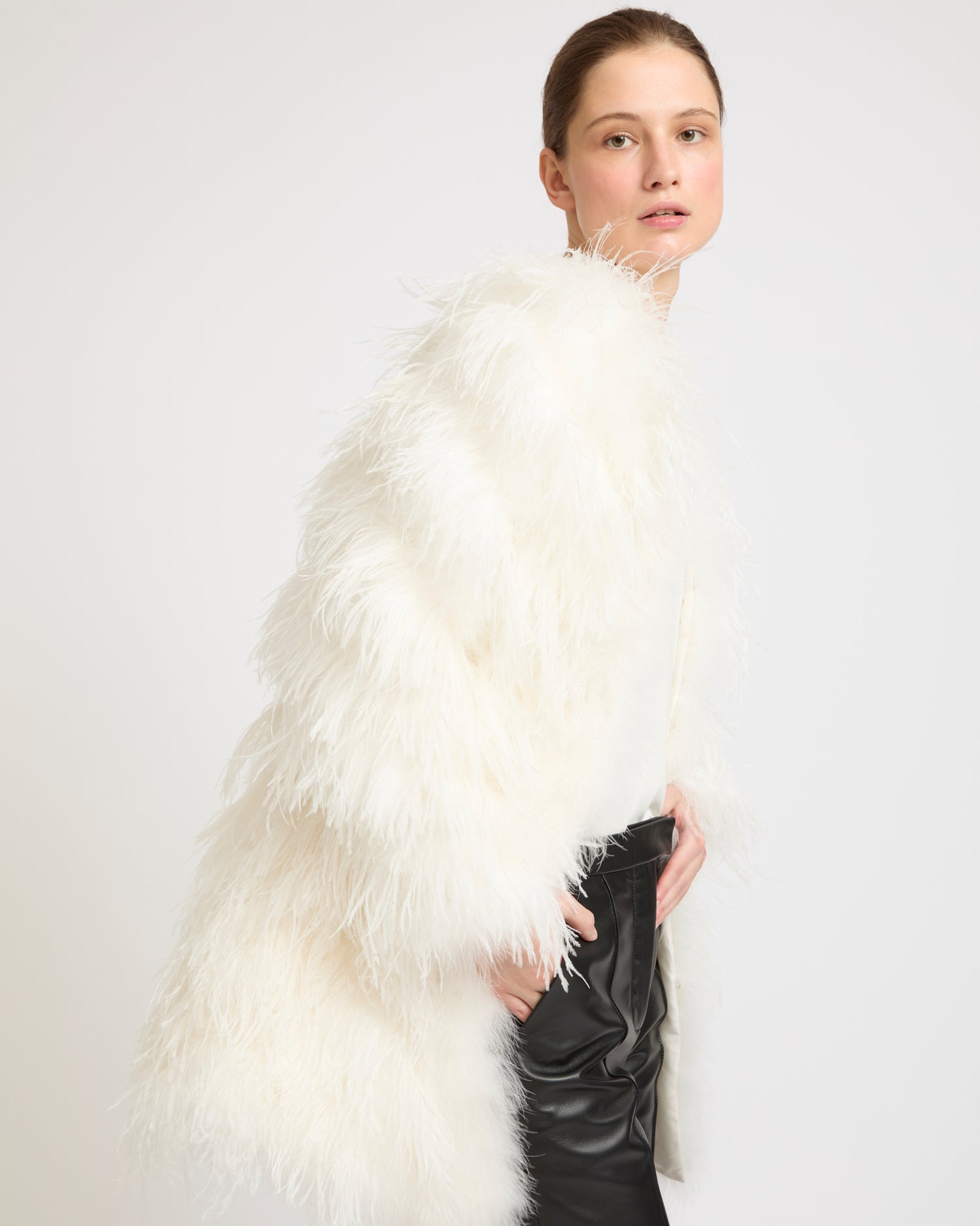 Manteau en plumes -Yves salomon - Nouvelle collection Printemps Été
