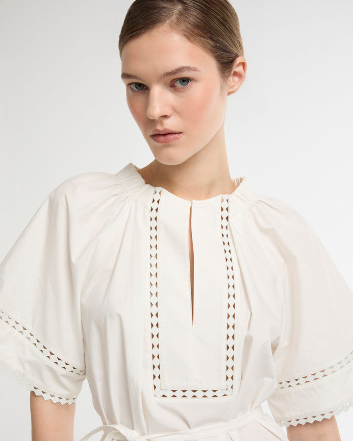 Robe à manches courtes en popeline de coton et détails cuirs -Yves salomon - Nouvelle collection Printemps Été