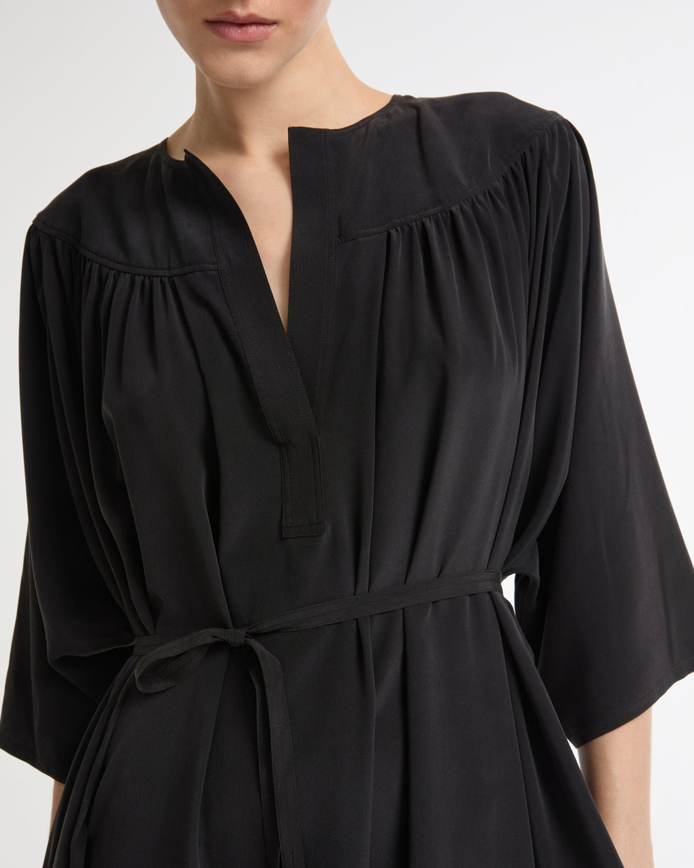 Robe en crêpe de soie légère - noir - Soldes – Yves Salomon