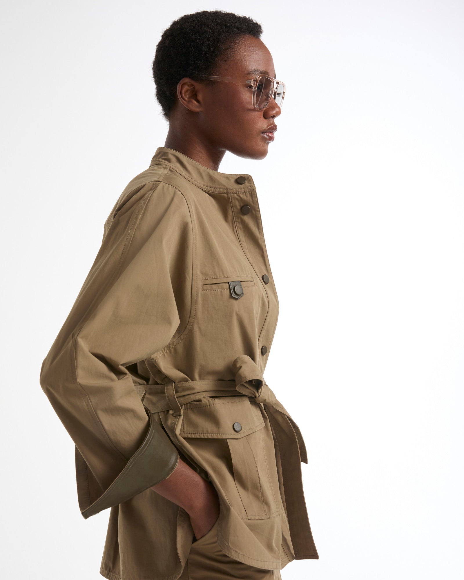 Veste saharienne ceinturée en tissu coton -Yves salomon - Nouvelle collection Printemps Été