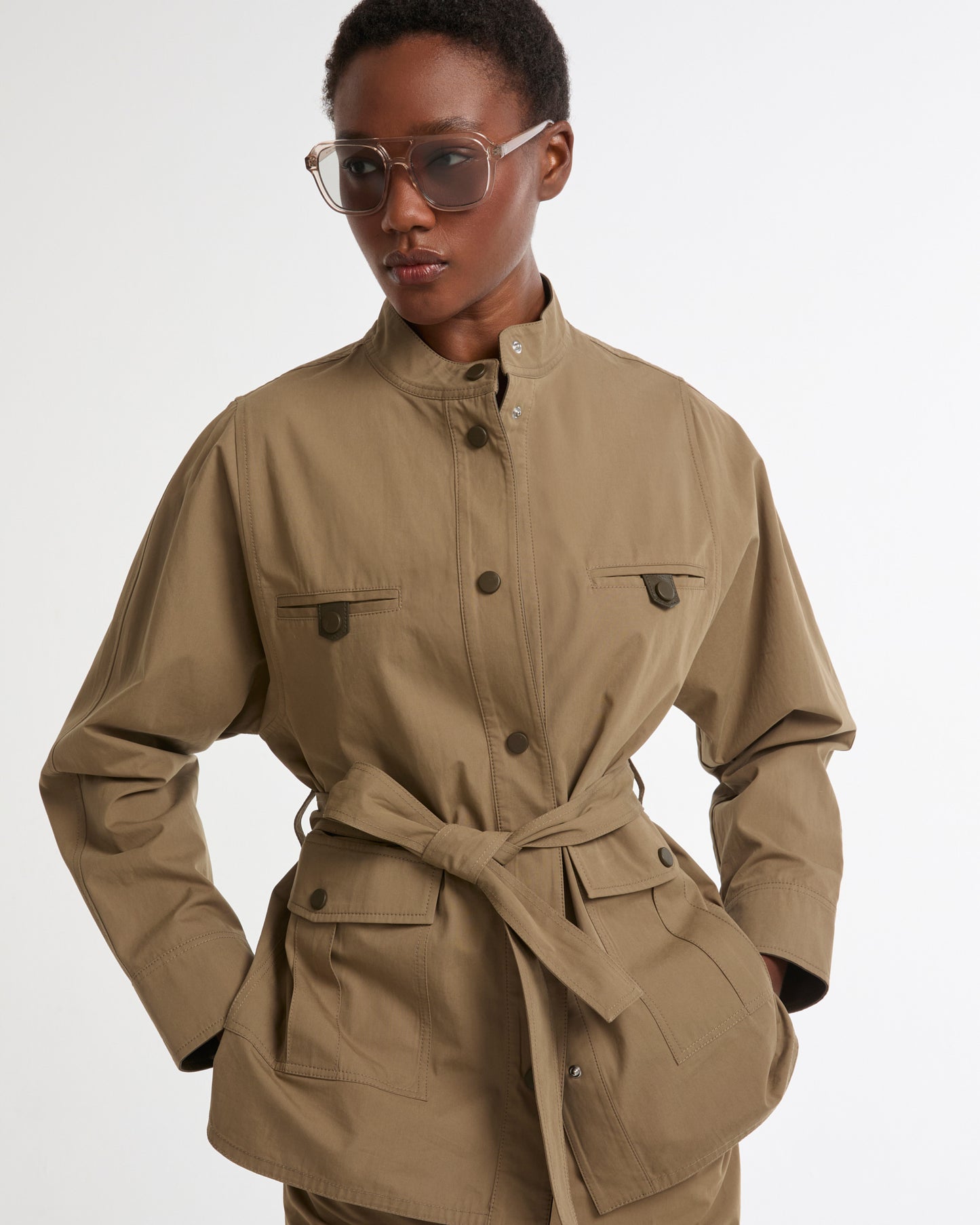 Veste saharienne ceinturée en tissu coton -Yves salomon - Nouvelle collection Printemps Été