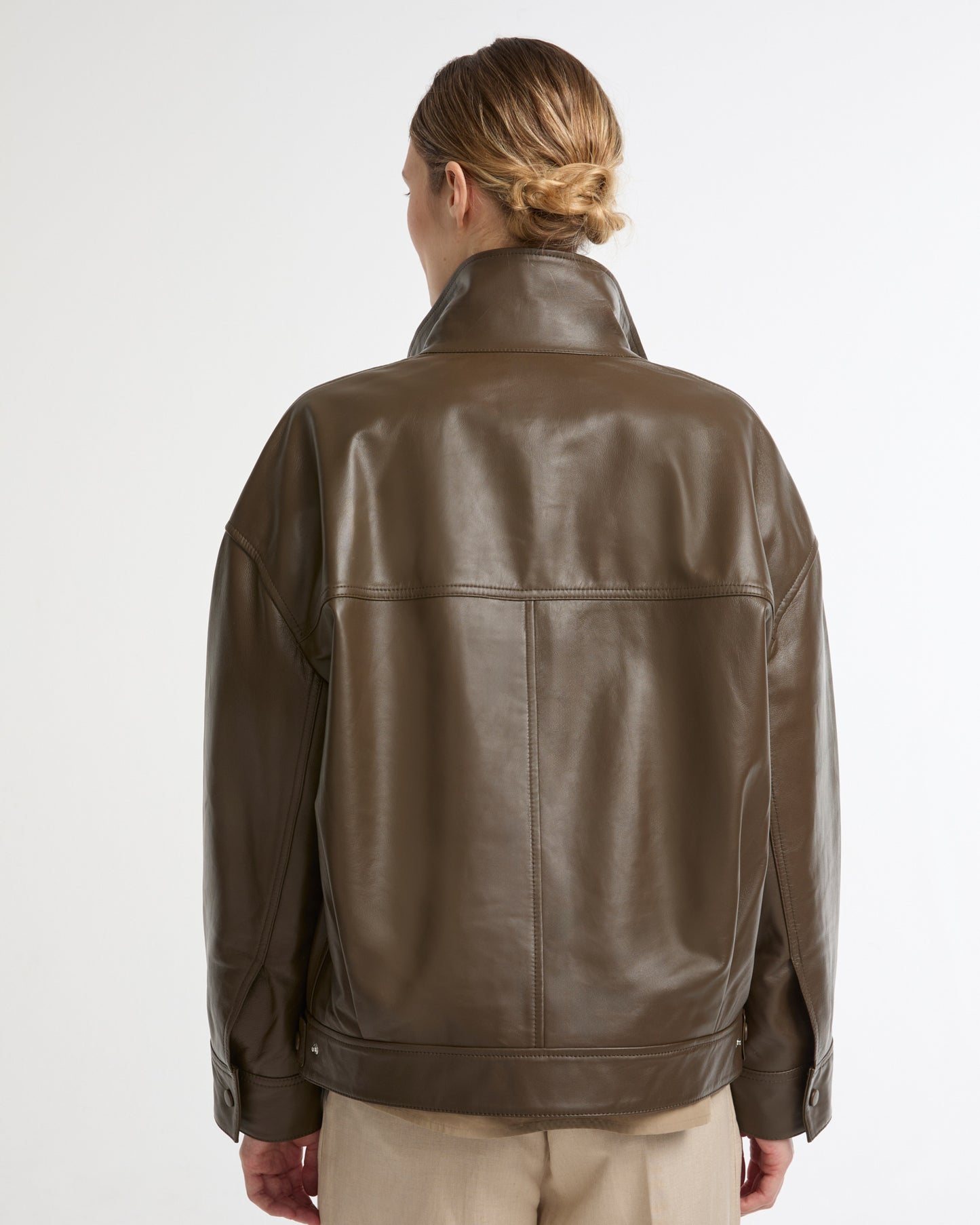 Lamb leather short jacket