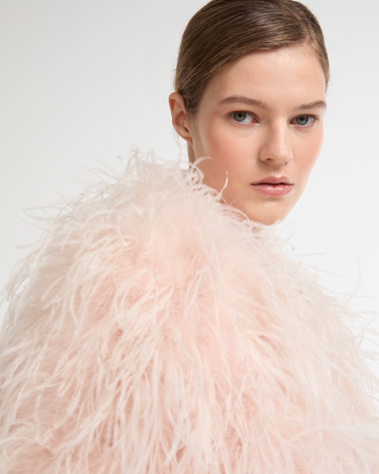 Veste courte en plumes -Yves salomon - Nouvelle collection Printemps Été