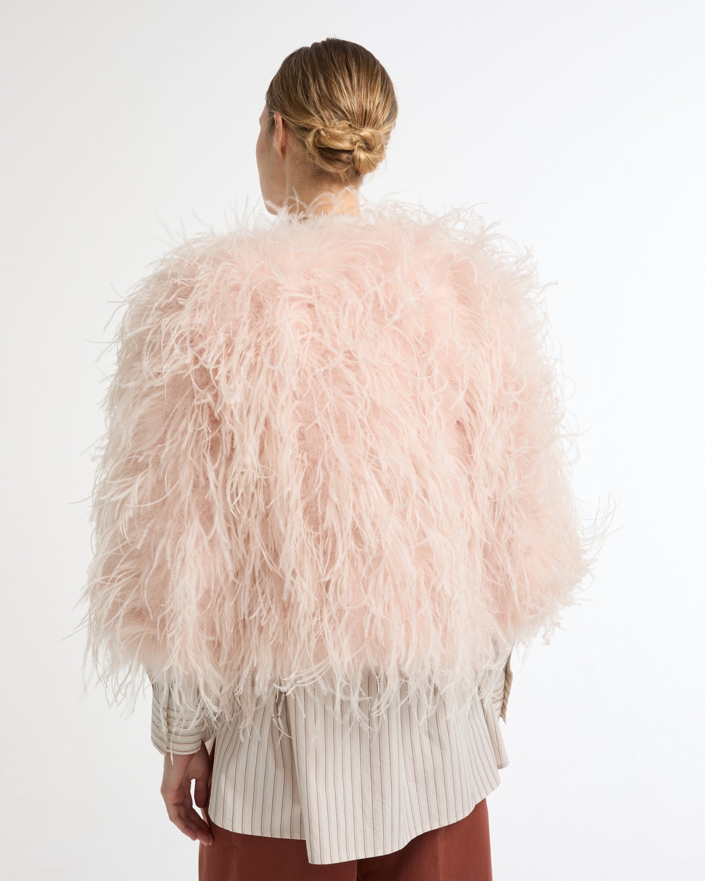 Veste courte en plumes -Yves salomon - Nouvelle collection Printemps Été