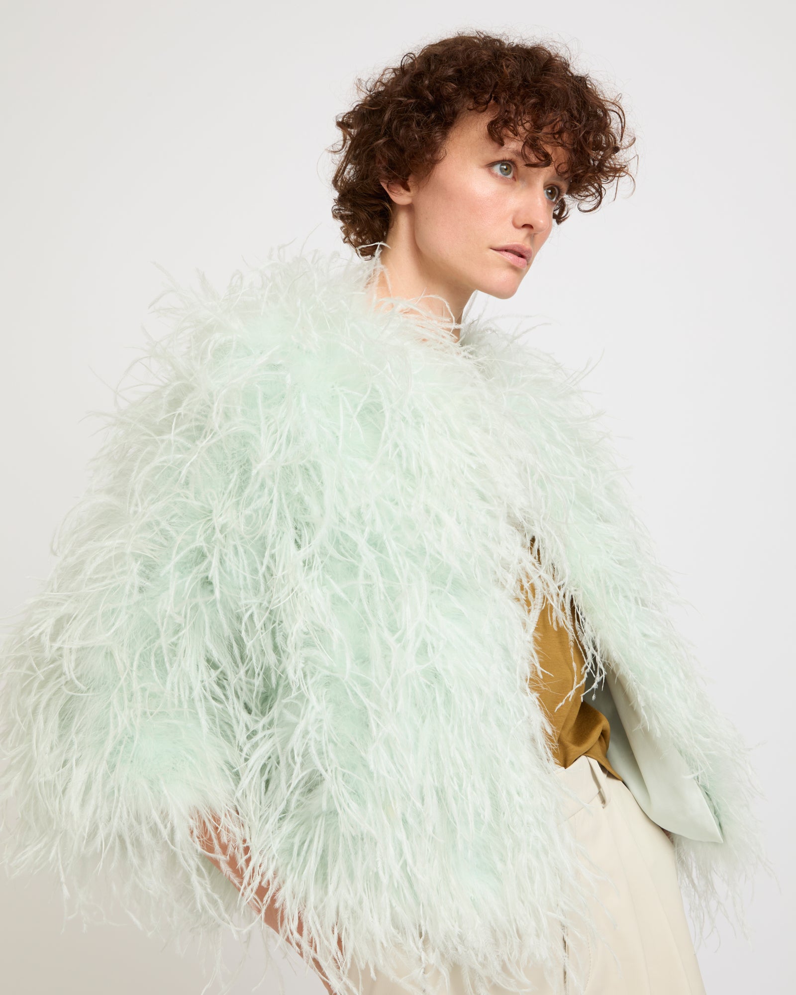 Veste courte en plumes -Yves salomon - Nouvelle collection Printemps Été