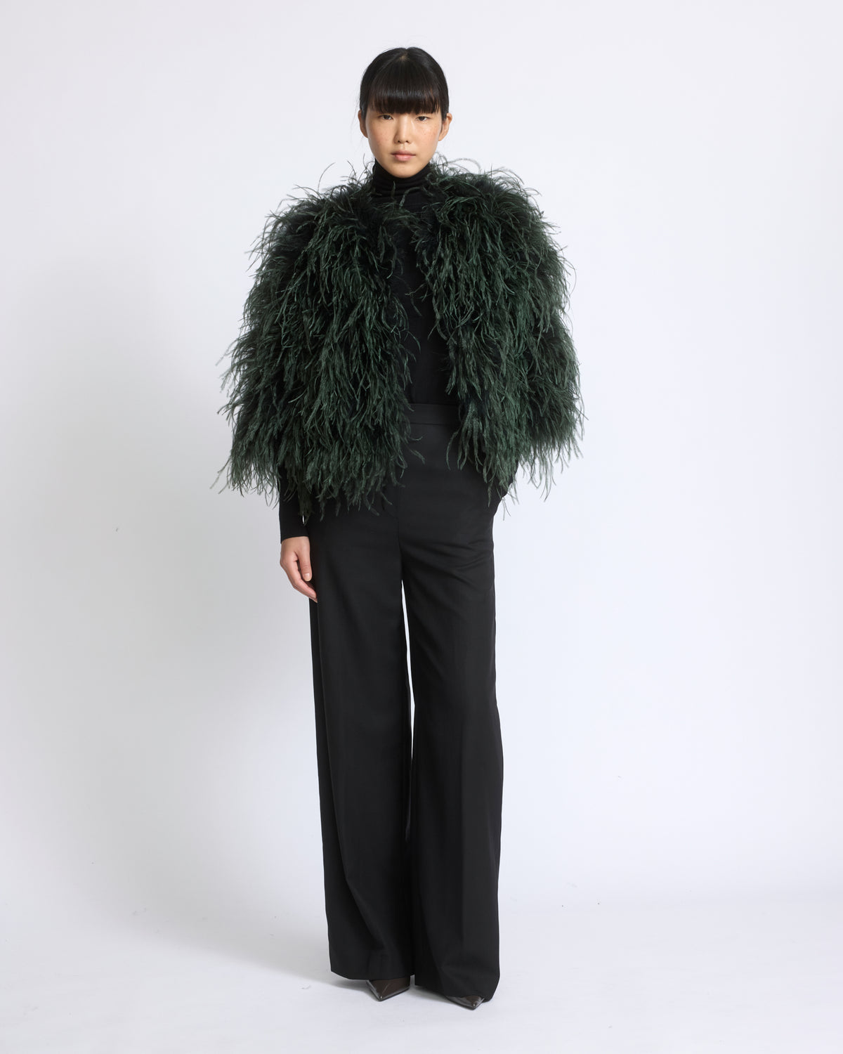 Veste courte en plumes d'autruche - Yves Salomon - Nouvelle collection Automne Hiver