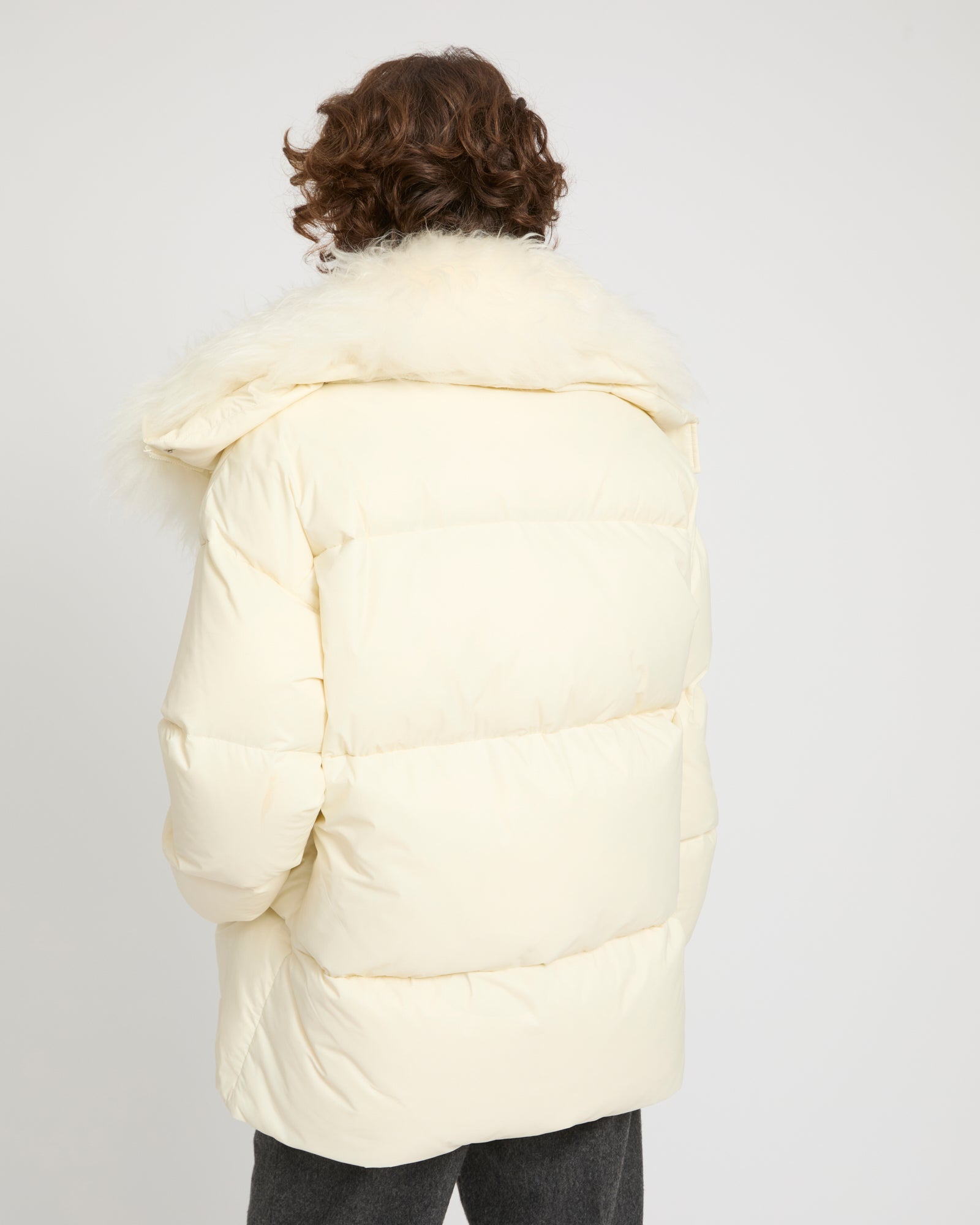 ウィンターセール - ミドル丈ダウンジャケット ラムウールトリミング