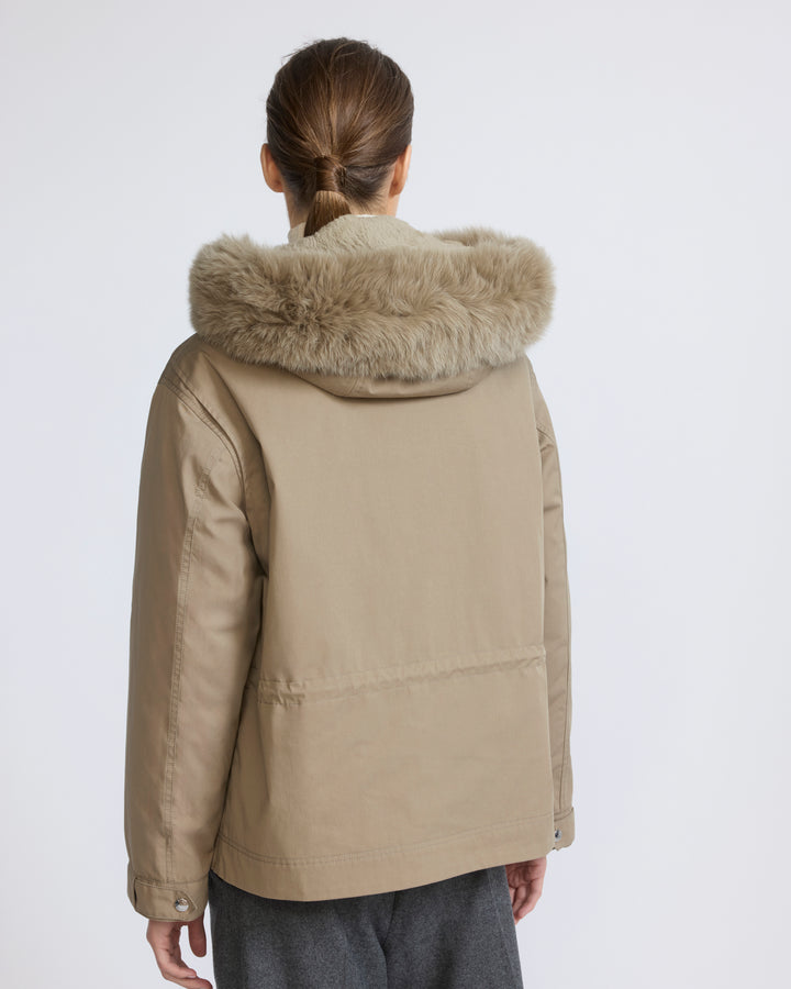 Parka courte en coton imperméable avec fourrure de renard et lapin