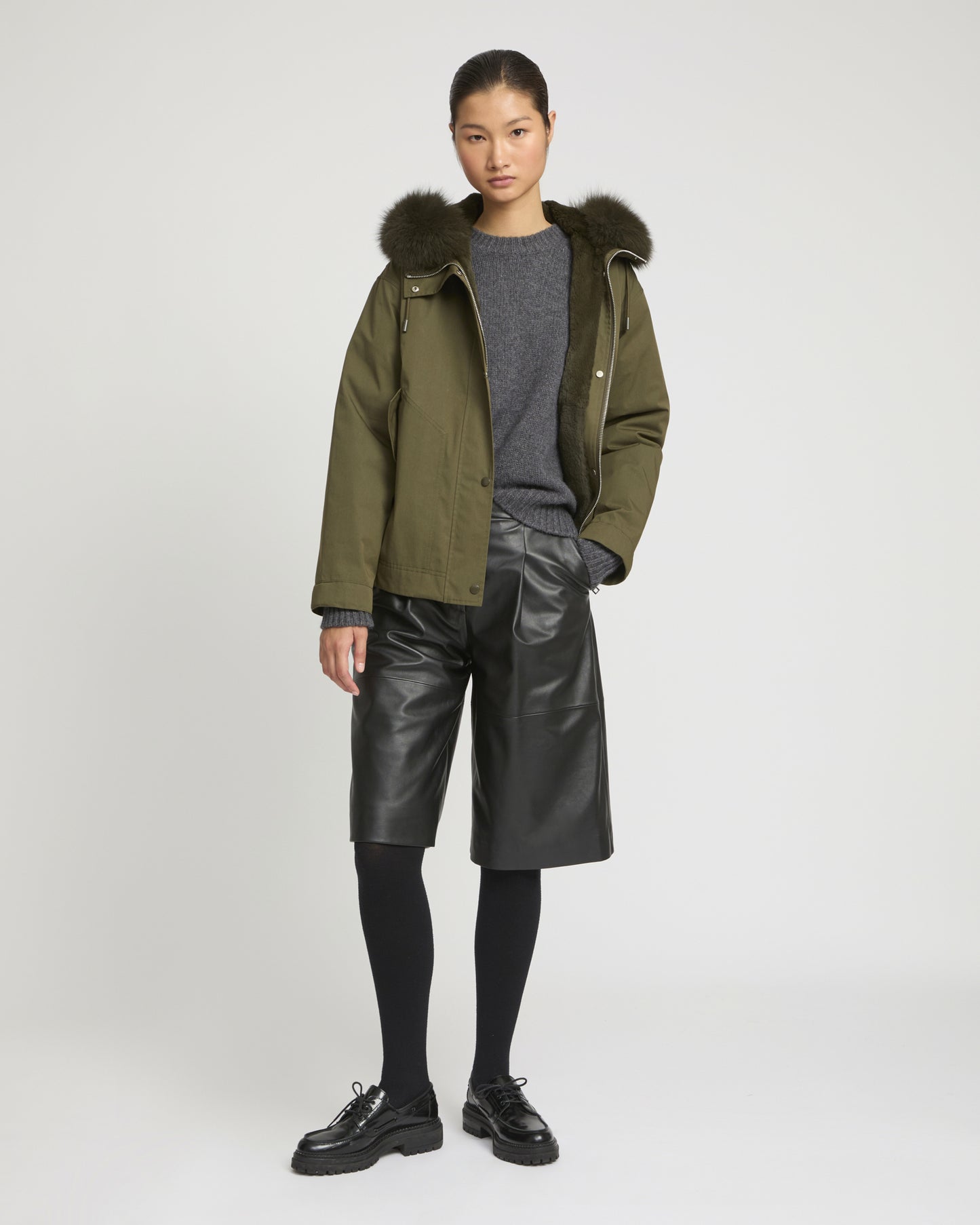 Parka courte en coton imperméable avec fourrure de renard et lapin