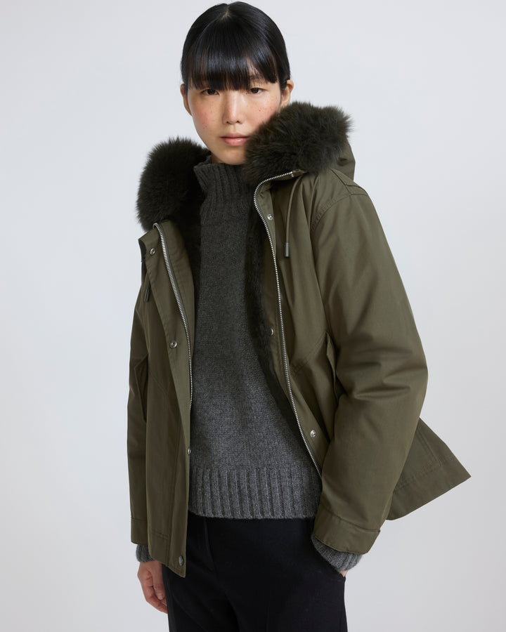 Parka courte en coton imperméable avec fourrure de renard et lapin