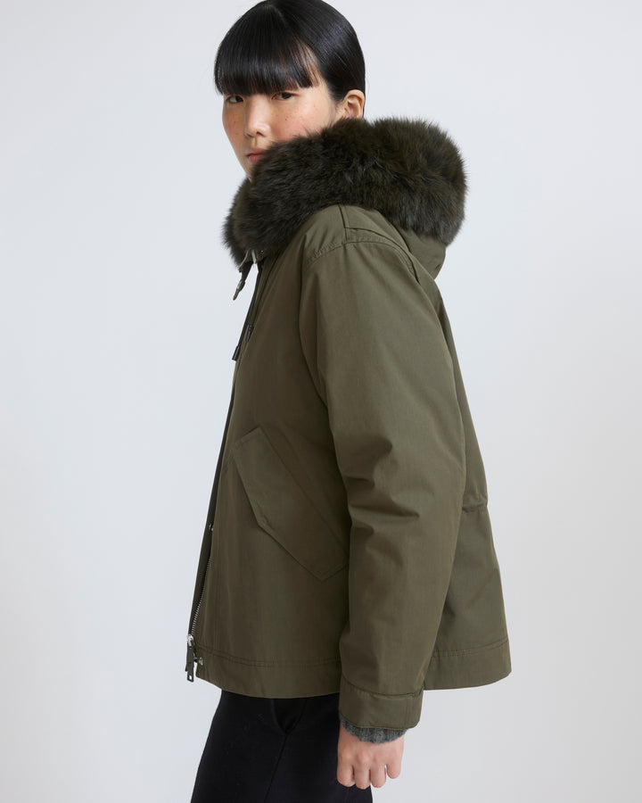 Parka courte en coton imperméable avec fourrure de renard et lapin