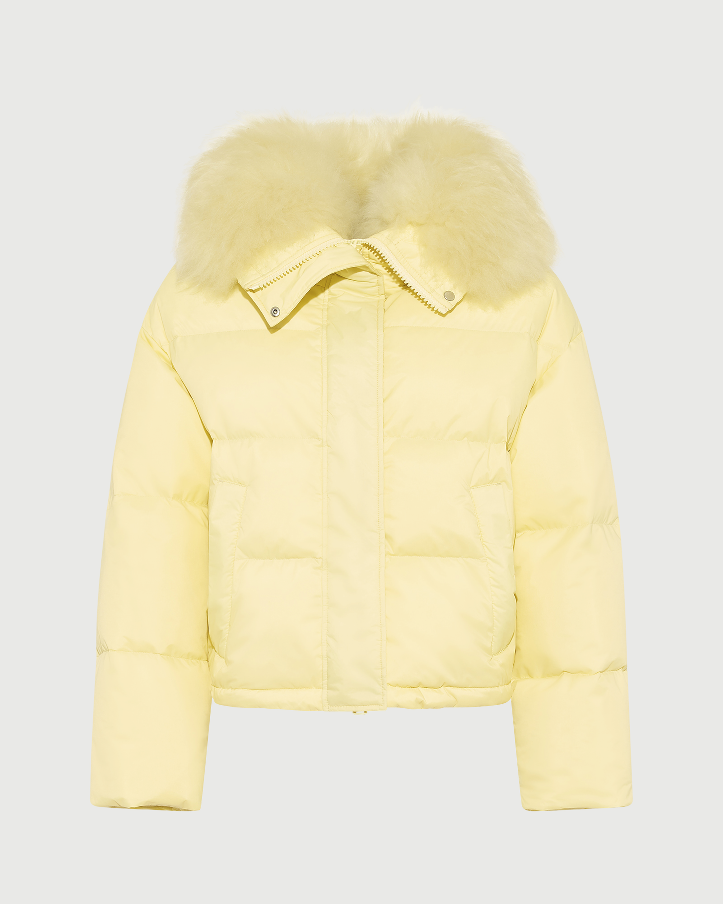 Doudoune courte en tissu technique imperméable avec col en agneau laine vaporeuse- Yves Salomon - Nouvelle collection Automne Hiver