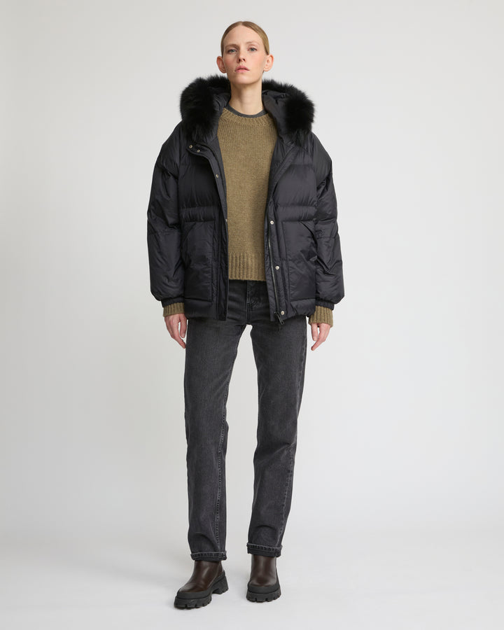 Short down jacket with raglan sleeves and fox fur trim