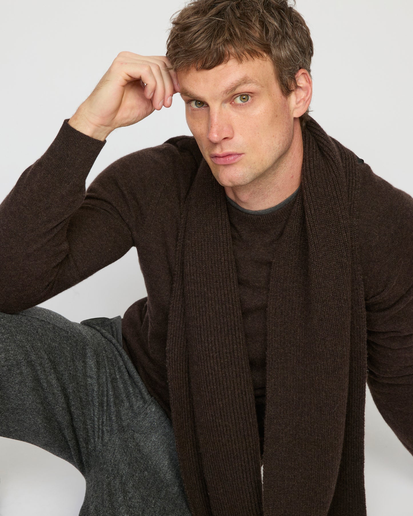 Crew neck knit jumper in 100% cashmere