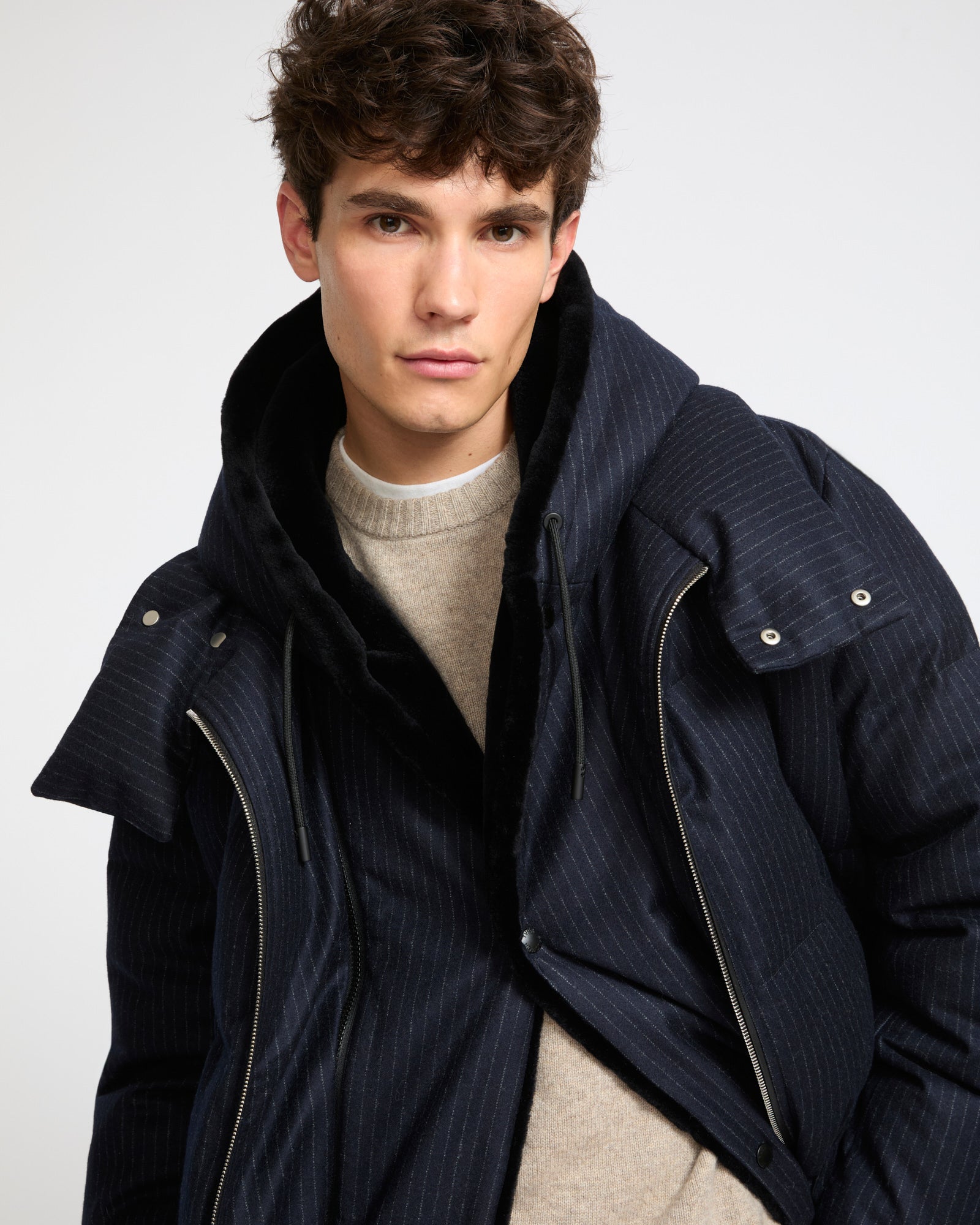 Doudoune longue en tissu jacquard Loro Piana imperméable avec plastron en fourrure de vison éjarré- Yves Salomon - Nouvelle collection Automne Hiver