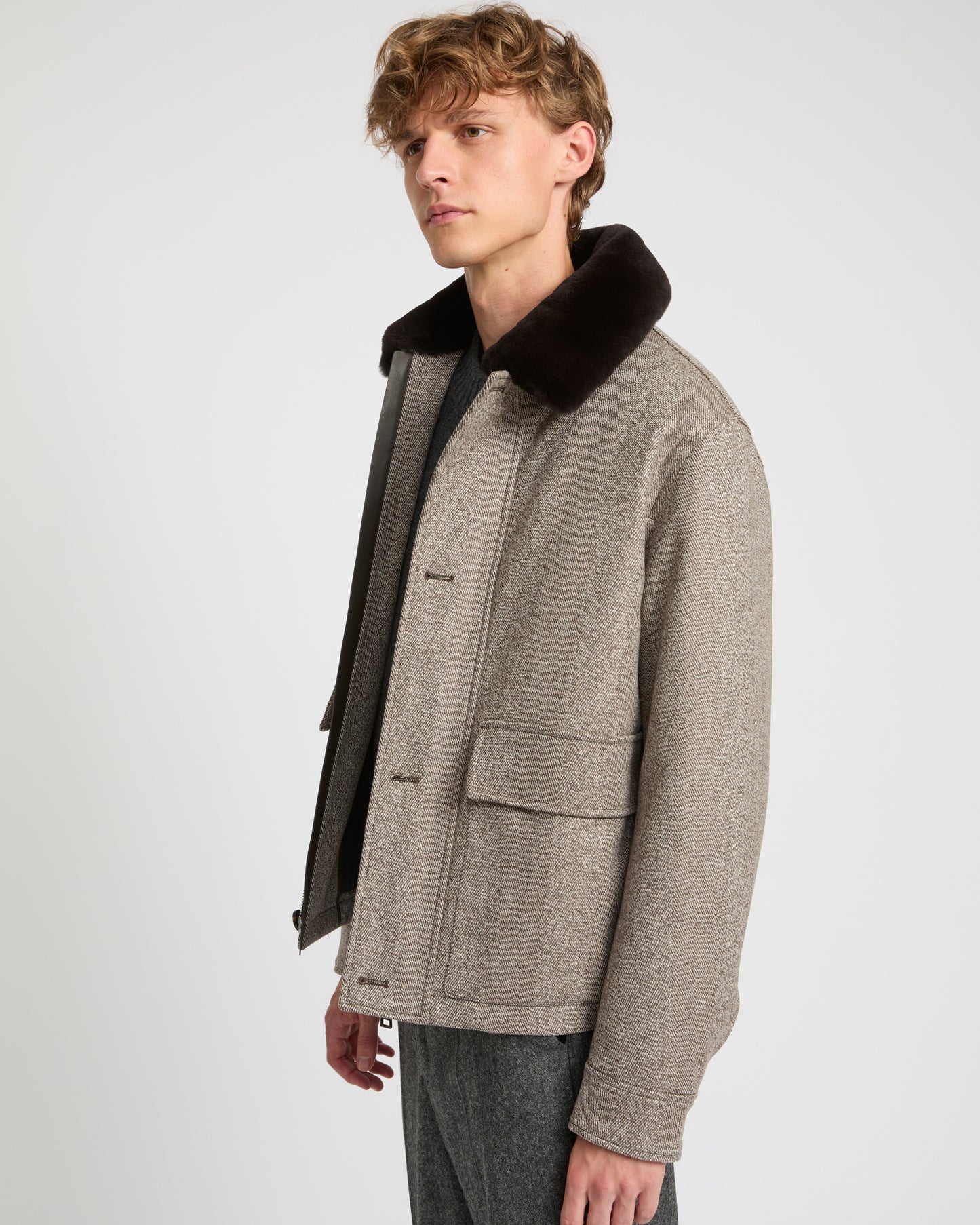 Veste en tissu lainage chevron avec col en fourrure de vison
