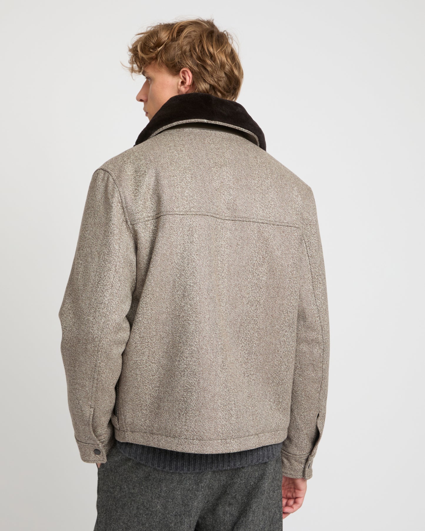 Veste en tissu lainage chevron avec col en fourrure de vison