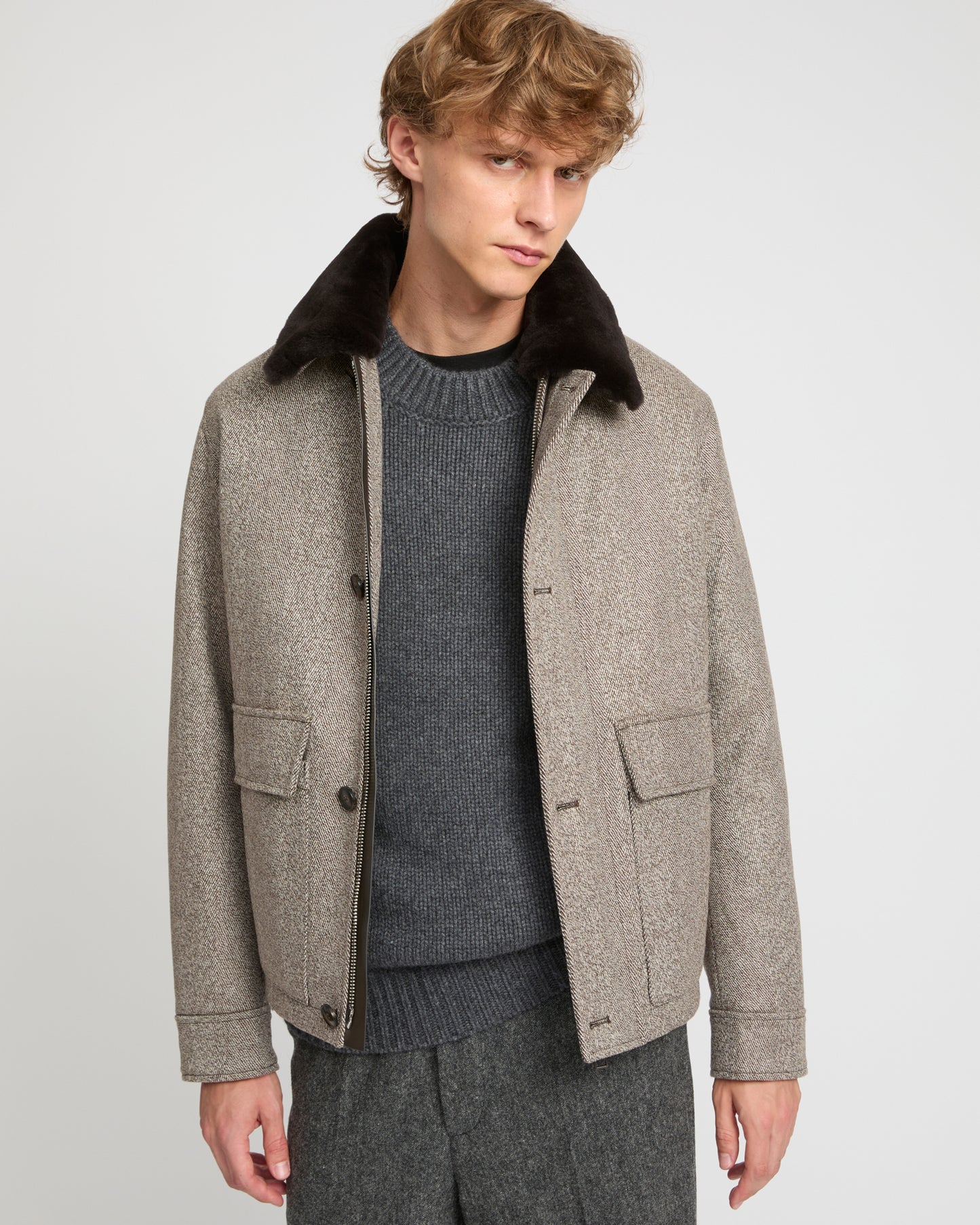 Veste en tissu lainage chevron avec col en fourrure de vison