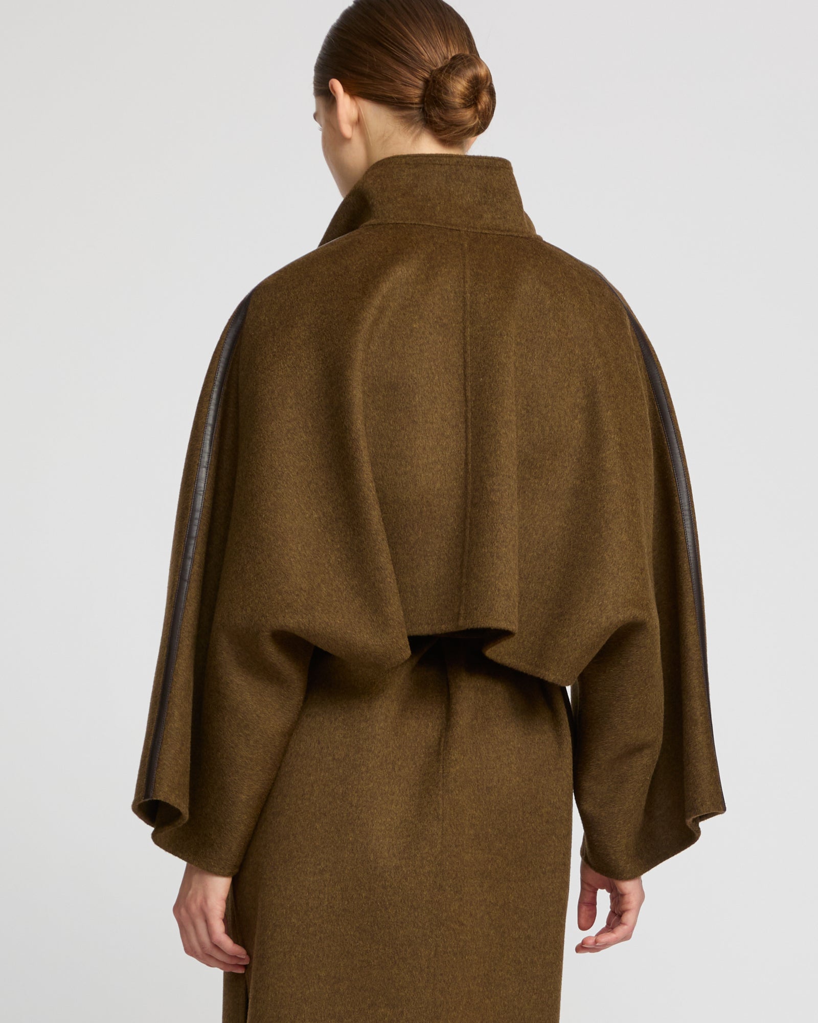 ダブルフェイス カシミアブレンド クロップドケープジャケット