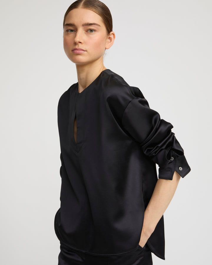 Blouse en satin lourd de laine