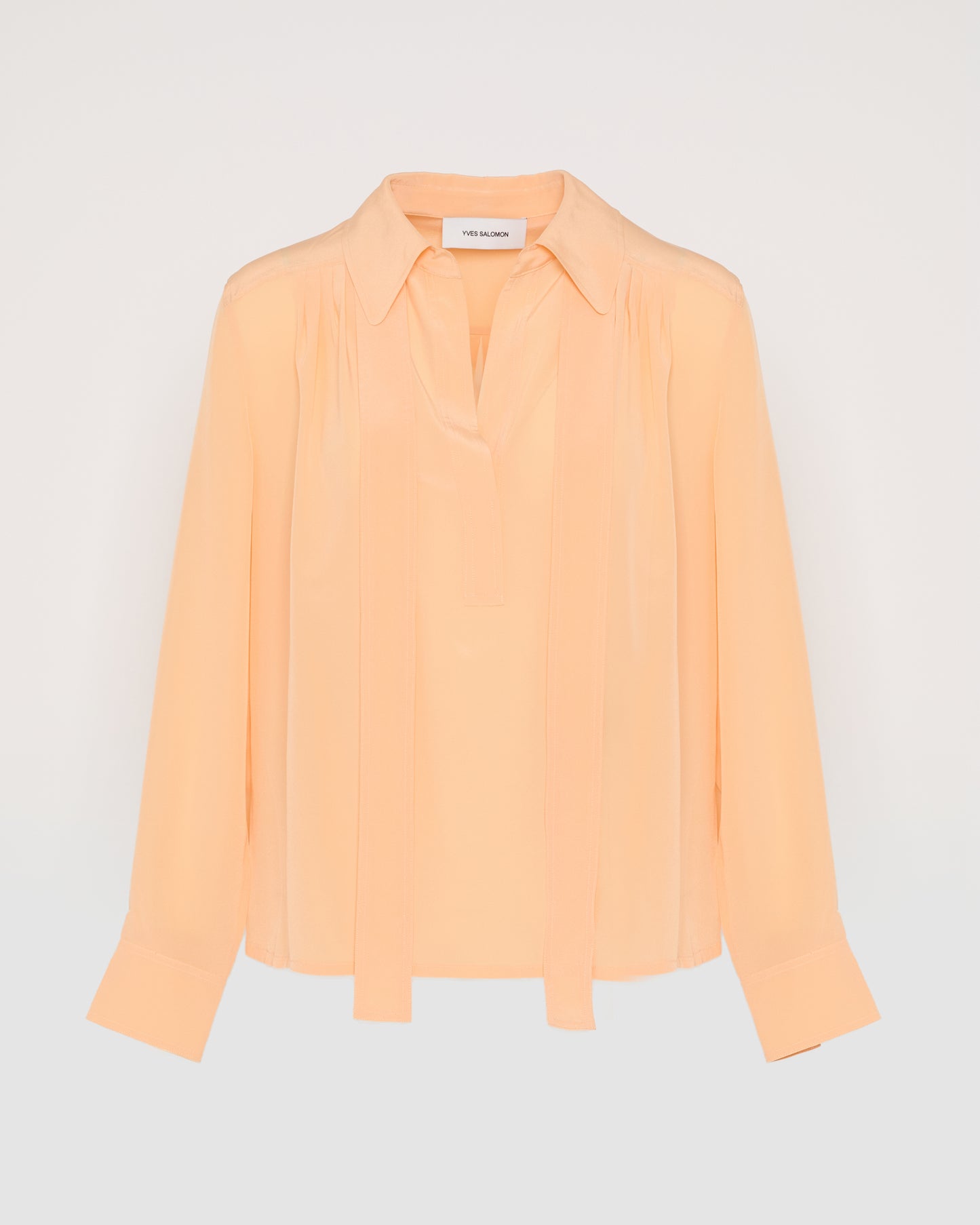 Blouse en crêpe de soie légère