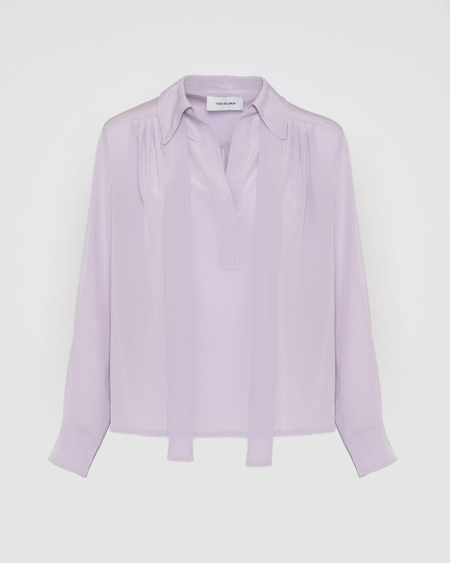 Blouse en crêpe de soie légère