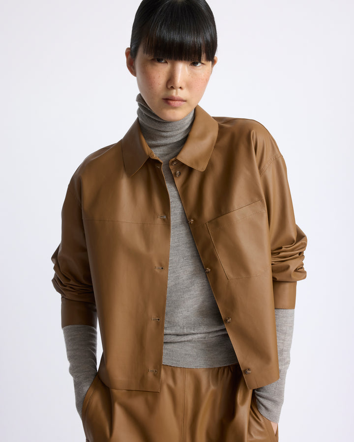 Chemise croppée en cuir d'agneau fin - Yves Salomon - Nouvelle collection Automne Hiver