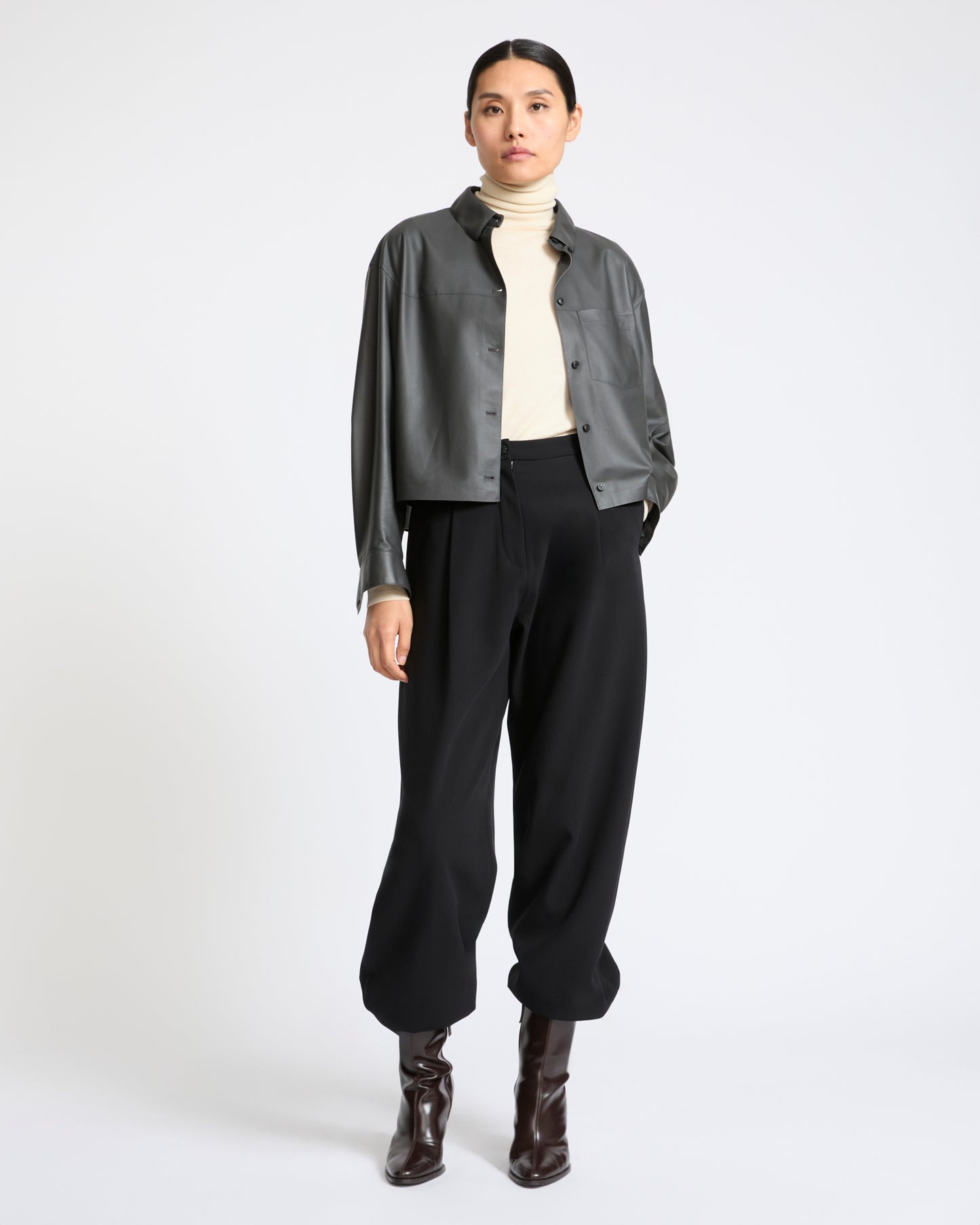 Chemise croppée en cuir d'agneau fin- Yves Salomon - Nouvelle collection Automne Hiver