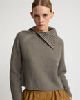 Cropped knitted jumper