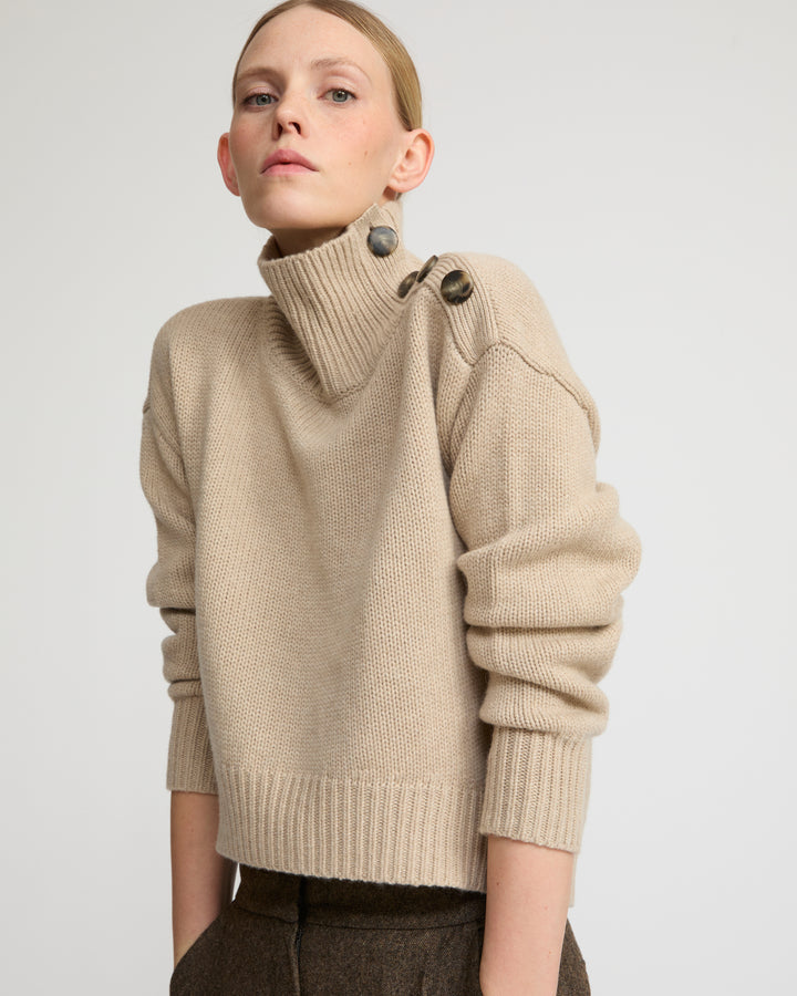 Short oversized knitted jumper