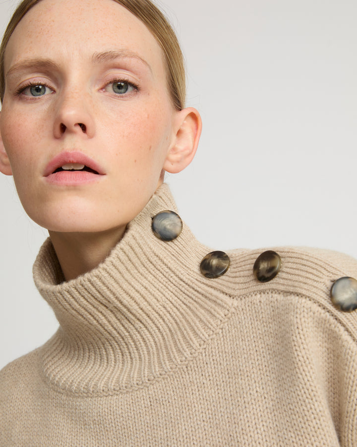 Short oversized knitted jumper