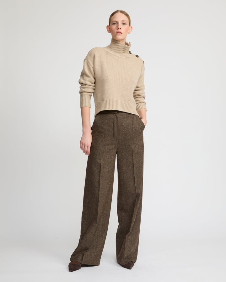 Short oversized knitted jumper