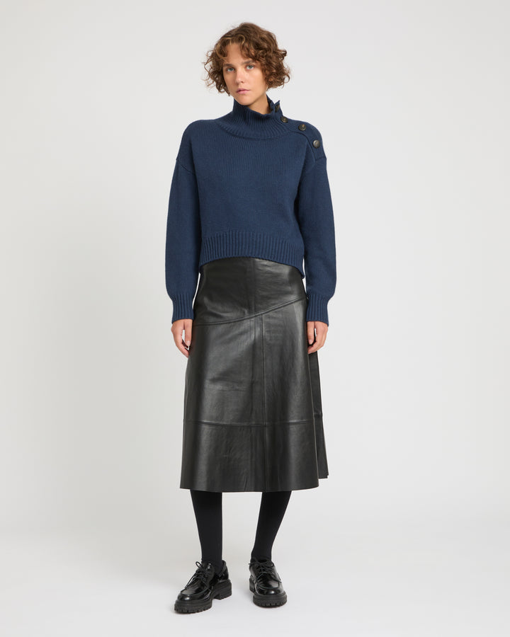 Short oversized knitted jumper