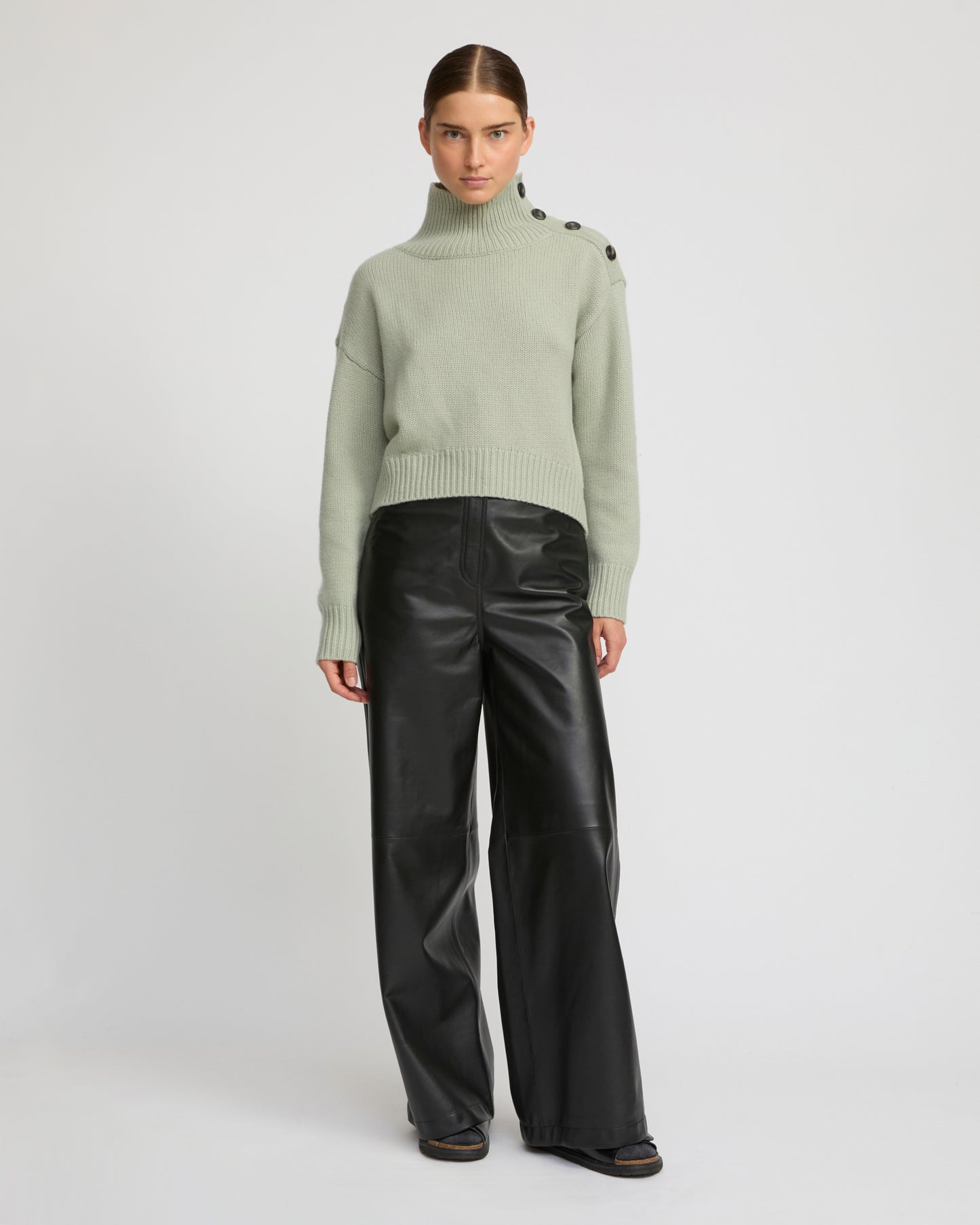 Short oversized knitted jumper