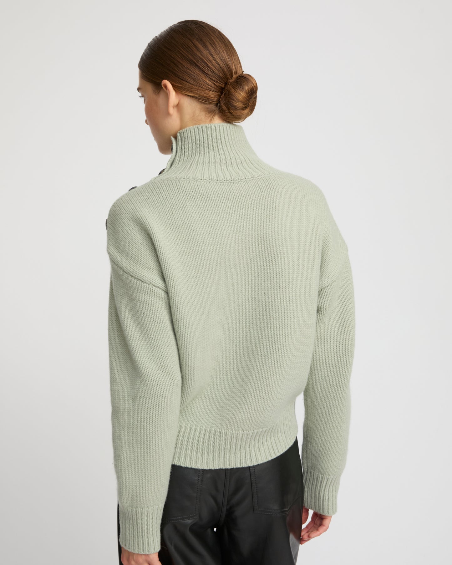 Short oversized knitted jumper