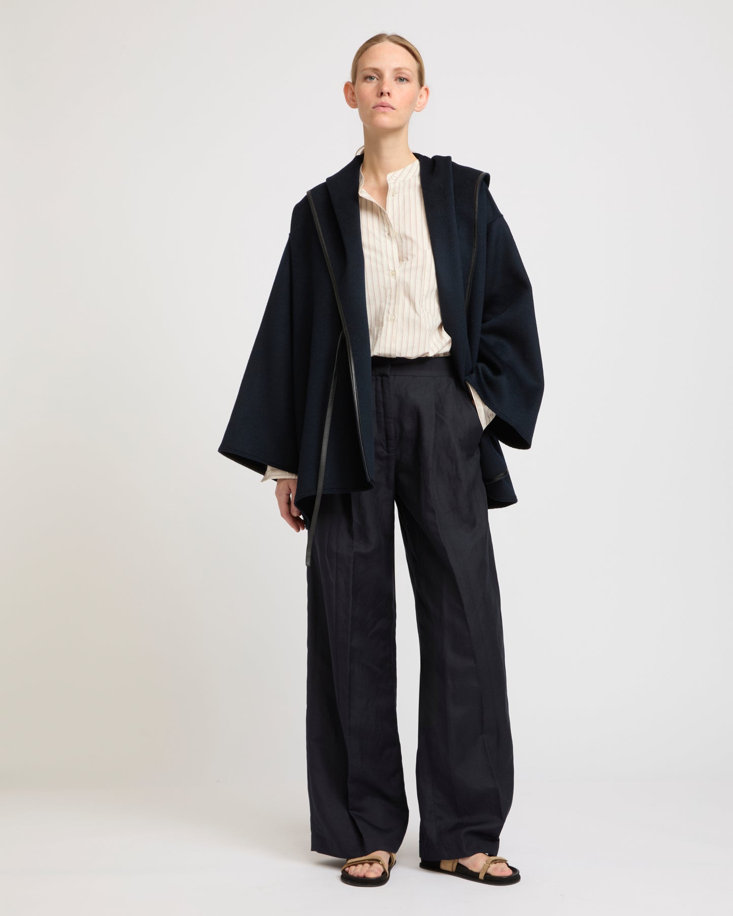 Manteau court oversize en lainage cachemire double face -Yves salomon - Nouvelle collection Printemps Été