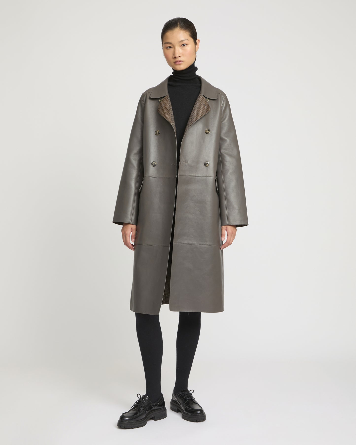 Manteau long en cuir d'agneau doublé tissu motif pied-de-poule
