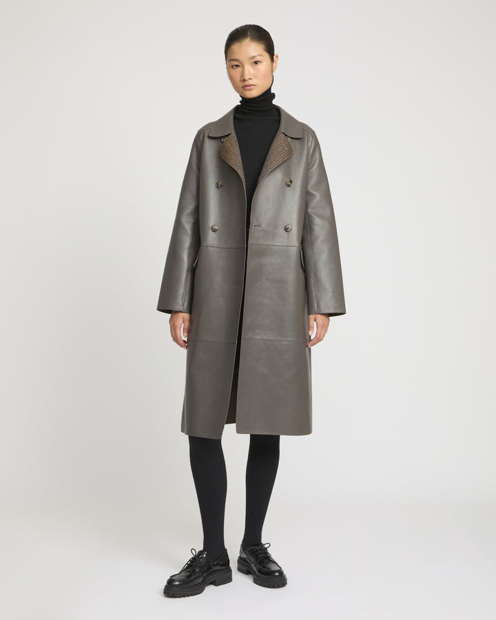Manteau long en cuir d'agneau doublé tissu motif pied-de-poule