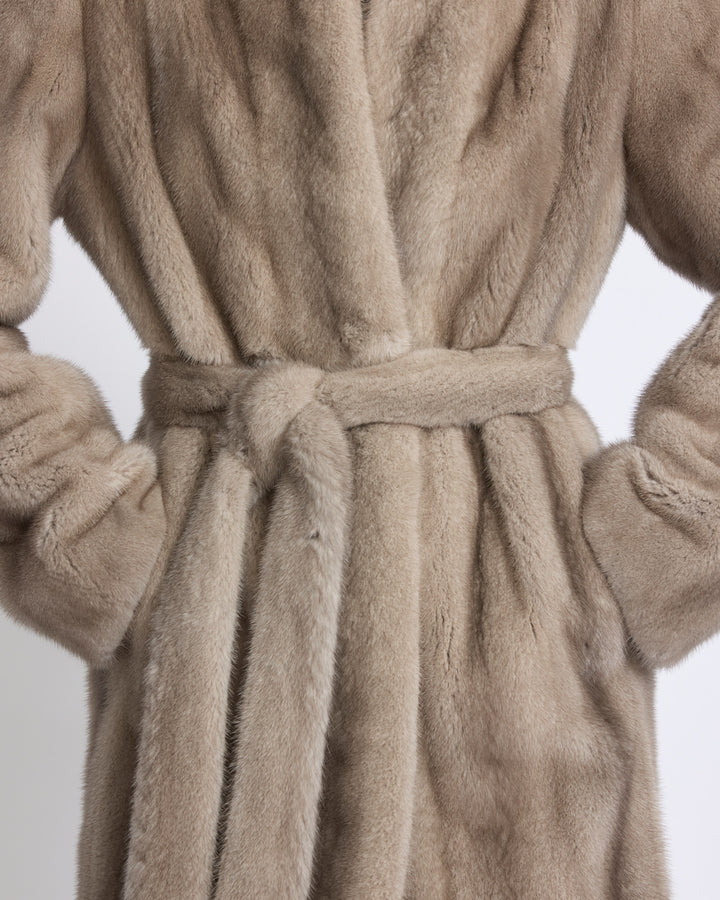 Manteau court ceinturé en fourrure de vison long poil allongé - Yves Salomon - Nouvelle collection Automne Hiver