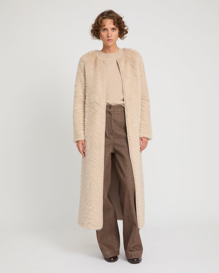 Long coat in Merino knit and mink fur