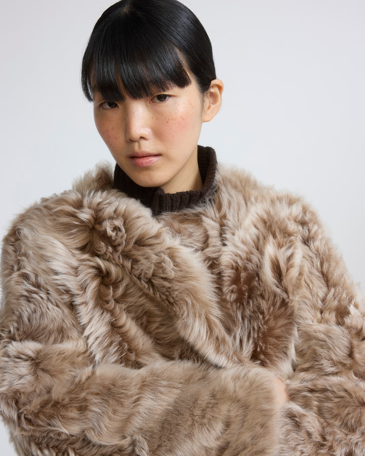 Manteau extra long en peau lainée d'agneau Toscane