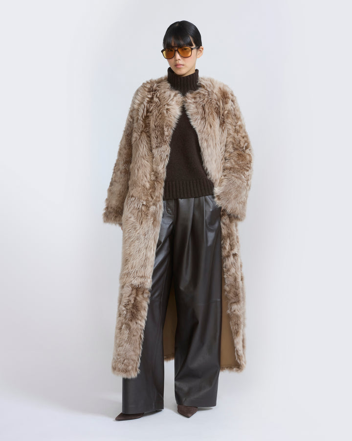 Manteau extra long en peau lainée d'agneau Toscane