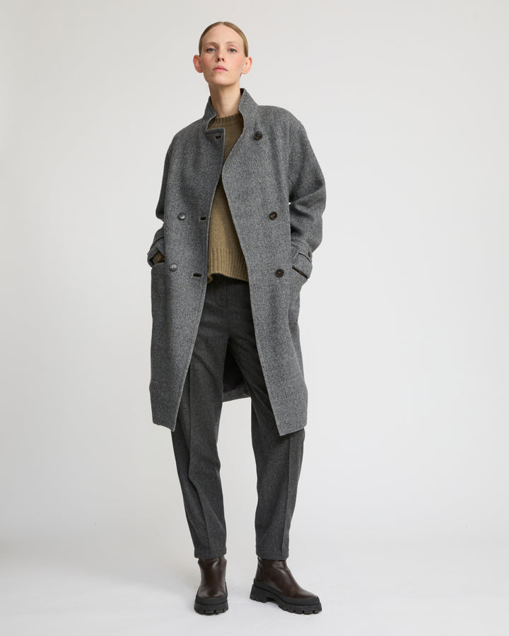 Long coat in wool with leather details