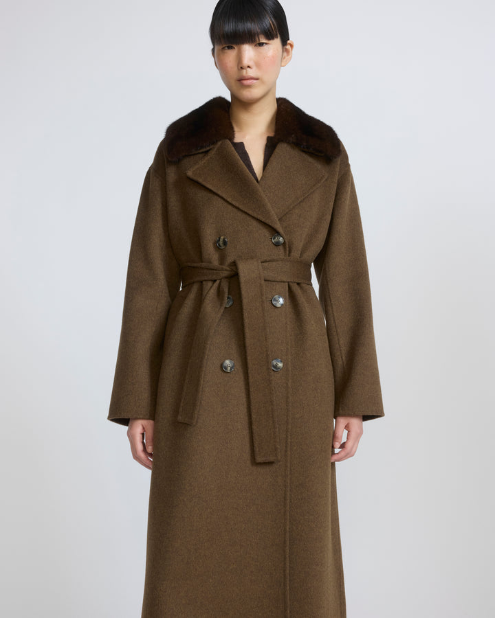 Manteau long ceinturé en lainage cachemire et fourrure de vison